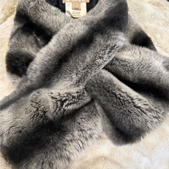 Real Fur Pull-Through Scarf Michael Kors 

• 100% Rex Rabbit - Picture 6 of 15